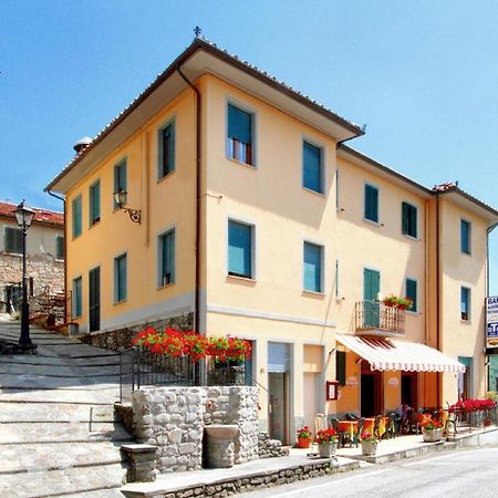 Amelia Hotel Momigno Exterior foto